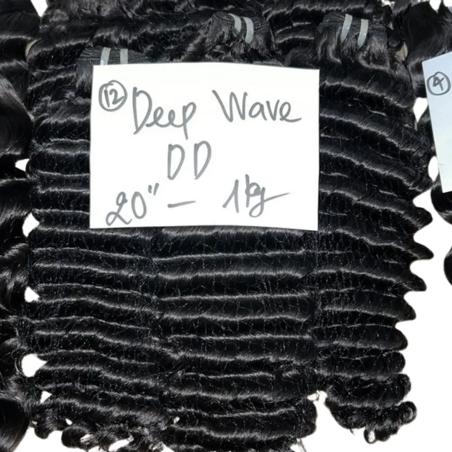 Close-up of Lux Hair Deep Wavy Hair – Thick, Bouncy Waves in Natural Black Color
